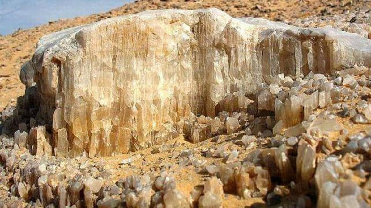 Bahariya’s Crystal Mountain: A Natural Wonder The distinct rock formation of Crystal Mountain near Bahariya Oasis, sparkling with embedded calcite crystals